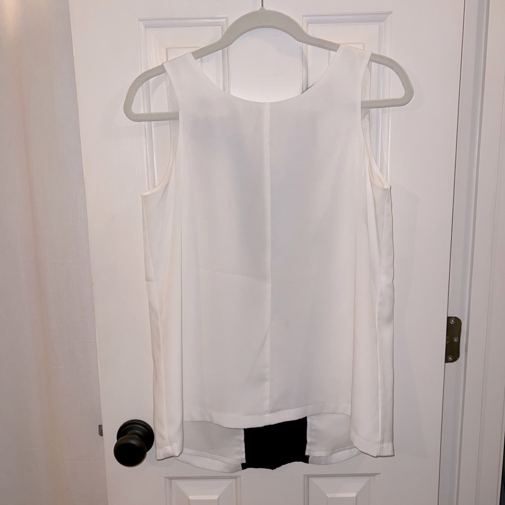 White House Black Market tank